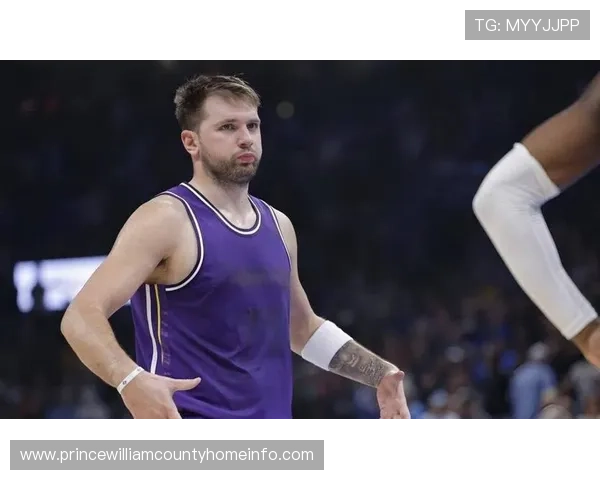 湖人末节逆袭三连胜 詹姆斯21分东契奇助攻 湖人末节逆袭三连胜 詹姆斯21分东契奇助攻